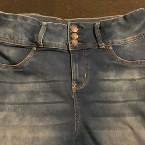 Wallflower juniors jeans